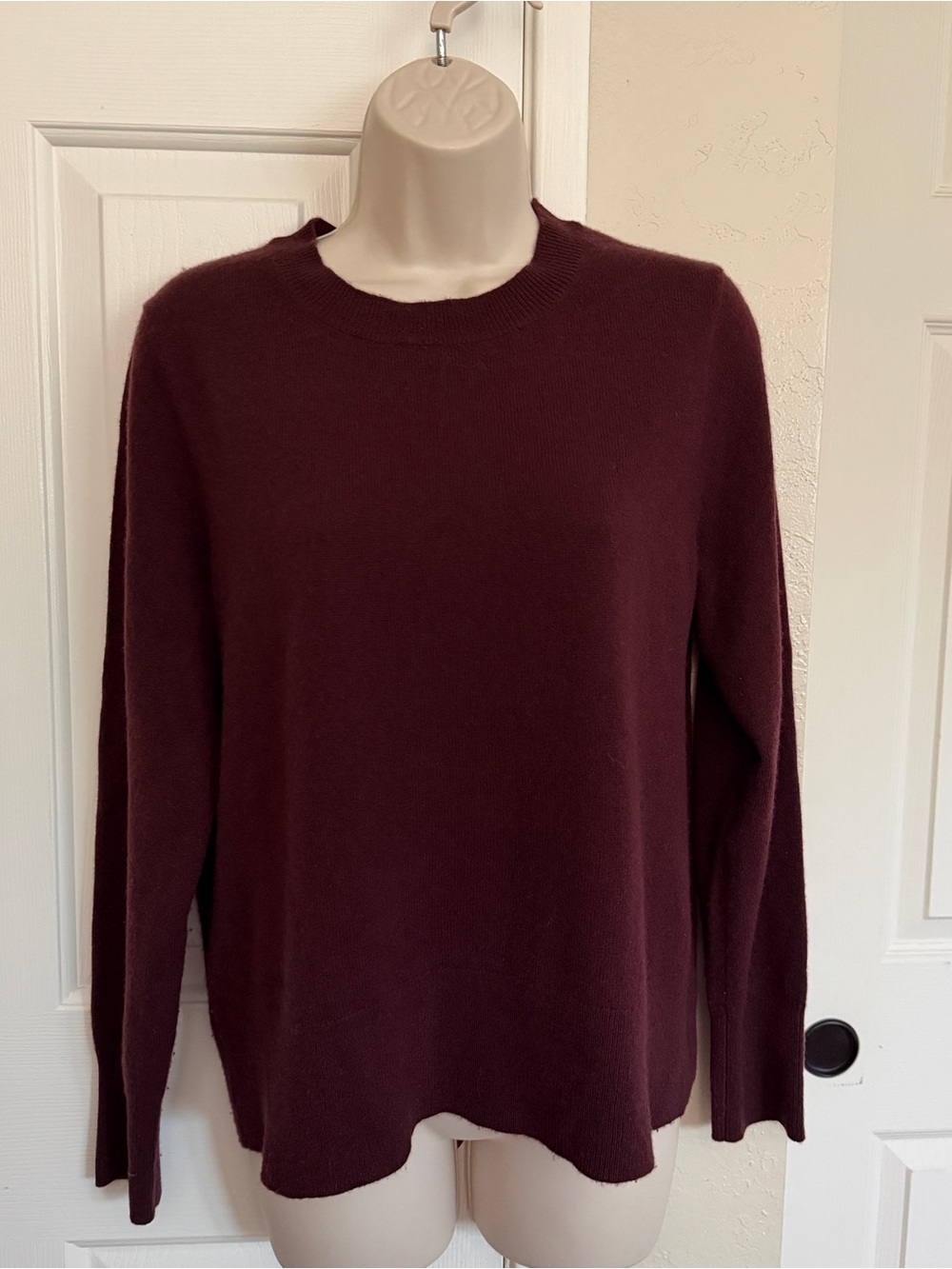 $148 J.Crew Cashmere Classic-fit Crewneck Sweater, worn once, M Medium - Picture 7 of 11